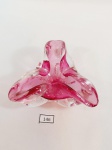 Cinzeiro em Murano Rosa . apresenta batido na borda mede 11 cm x 9 cm x 6 cm altura