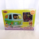 Scooby Doo Mystery Machine - Maravilhoso carro da turma de detetives mais famosa da TV. Kit de plastimodelismo tipo SNAP (não necessita cola, as peças são encaixadas). E com a figura do Salsicha e do Scooby. Nível 1 (fácil de montar). Embalagem lacrada. Fabricado pela POLAR LIGHTS. Escala 1/25.