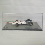 Honda RA300 - Carro de coleção em miniatura diecast na escala 1/43 - Fórmula 1 F1 da temporada 1967 piloto John Surtees. Fabricado pela Ixo Altaya - Coleção Italiana. 