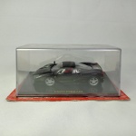 Enzo Ferrari - Carro miniatura escala 1/43 Ferrari Collection. Caixa e base originais. Carro de coleção em metal com partes em plástico injetado