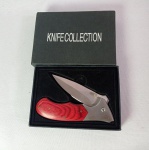 Lindo canivete fabricado na china na caixa original. Mede 12cm fechado e 20,5cm aberto.