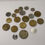 I. 20 moedas do Brasil, desde 1901. Diferentes metais, valores, datas e tamanhos. Ideal para colecionadores iniciantes.