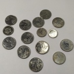Q. 15 moedas do padrão Cruzeiro - Brasil. Diferentes valores, datas e tamanhos. Ideal para colecionadores iniciantes.