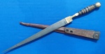 1 - FACA REGIONAL NORDESTE BRASIL - AO MODO FACA DE PONTA - COMPRIMENTO TOTAL 33 CM , LÂMINA  23 CM - AÇO CARBONO - RICASSO REVESTIDO EM LATÃO BURILADO - EMPUNHADURA EM ANÉIS DE CHIFRE, LATÃO E ALUMÍNIO