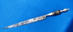8 - FACA REGIONAL NORDESTE BRASIL - AO MODO FACA DE PONTA - COMPRIMENTO TOTAL 28 CM , LÂMINA  19 CM - AÇO CARBONO - BOTÃO REDONDO -  EMPUNHADURA EM ANÉIS DE CHIFRE, E METAL