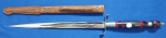 50 - CAROCA - CAMPINA GRANDE - PUNHAL COM GUARDA - COMPRIMENTO 28 CM - LÂMINA 18 CM - GUARDA EM S - CABO EM ANÉIS DE SINTÉTICO - BAINHA ORIGINAL DE COURO DE BODE