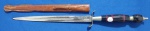 51 - CAROCA - CAMPINA GRANDE - PUNHAL COM GUARDA - COMPRIMENTO 24,5 CM - LÂMINA 14,5 CM - GUARDA EM S - CABO EM ANÉIS DE SINTÉTICO - BAINHA ORIGINAL DE COURO DE BODE