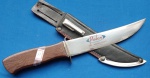11 - FACA BOWIE ESCOTEIRA - PROBABILE JACQUES STAINLESS - SÃO LEOPOLDO - ANOS 70 - PROMOCIONAL PROBASE SAL MINERALIZADO - PIRAJUI - TEL 721053 , CABO EM MADEIRA - GUARDA EM AÇO - BAINHA EM COURO - SEM USO - COMPRIMENTO TOTAL 30 CM - LÂMINA 18 CM