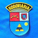 36 - POLÍCIA MILITAR DO PARANÁ - PATCH - BRASÃO/ESCUDO PLÁSTICO - RODOVIÁRIA - 6,5 X 11 CM