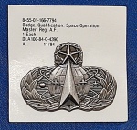 40 - BADGE - INSIGNIA - U.S. AIR FORCE - QUALIFICATION - SPACE OPERATION MASTER - NOVEMBRO 1984 - 4 X 3 CM