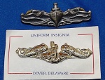 54 - LOTE - BADGE, INSIGNIA, U.S. NAVY, SUBMARINE WARFARE OFFICER, 7 X 2 CM + BADGE, INSIGNIA, U.S. NAVY,  SURFACE WARFARE OFFICER, 7 X 2 CM
