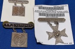 75 - LOTE - 3 BADGES  - U.S. MARINE CORPS Marksmanship Qualification Badge, RIFLE MARKSMAN + RIFLE MARKSMAN + PISTOL MARKSMAN