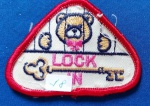 18 - THE BOY SCOUTS OF AMÉRICA - PATCH/ADESIVO - ANOS 60/70 - 1971 -CUB LOCK IN