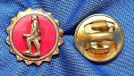 3Y - LAPEL BUTTON - HONORABLE DISCHARGE  -  COMO MINUTEMAN BUTTON , CONCEDIDO PELO EXÉRCITO AMERICANO A MILITARES COM DISPENSA HONROSA , QUE TERMINAM SEU TEMPO DE SERVIÇO COM COMPORTAMENTO EXEMPLAR E DIGNO. EMBALAGEM ORIGINAL , DATADA DO PERÍODO DA GUERRA DO GOLFO.