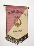 Gebirgsjäeger division edelweiss, M.G.B. 1904, ESTANDARTE, INFANTARIA DE MONTANHA. FLÂMULA CONFECCIONNADA EM SEDA COM PROFUSO BORDADO EM FIOS DE OURO, E BROCADO DE FRANJAS, 29 X 20 CM. ORIUNDO DE UNIDADE REMANESCENTE DA GUERRA FRANCO PRUSSIANA. SINFÔNICA