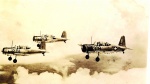 VOUGHT SB2U Vindicator, BOMBARDEIRO DE MERGULHO EM FORMAÇÃO, FOTO , 25 X 20 CM