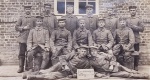 FELDPOST - PRIMEIRA GUERRA MUNDIAL - POSTAL - 24-7-1915 - "Zur Erinnerung an den Weltkrieg 1914-15 " - FOTO DE GRUPAMENTO DE SOLDADOS - RARO - 13,5 X 9 CM - TROPA COLOCIAL