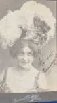 FOTO POSTAL ADELE MOREAU   10,5 x 16,5 cm - RICHARD GRÖBER  - LEIPZIG - 1904 - DEDICATÓRIA ASSINADA PELA PRÓPRIA ADELE -