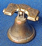U.S.A. LIBERTY BELL - PIN/DISTINTIVO - SINO DA LIBERDADE -  ARTICULADO -  2,5 X 2,2 CM METÁLICO