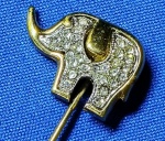 VINTAGE - BROCHE - ELEFANTE - PIERRE CARDIN - 20 X 12 MM