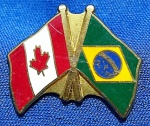 COLECIONISMO -  ALFINETE/DISTINTIVO - BANDEIRAS - BRASIL -CANADÁ - 22 MM