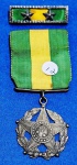 12 - BRASIL - MEDALHA MILITAR - "DOIS DECÊNIOS" -  "PRATA" - MEDALHA E  BARRETA - MÓDULO DE 27 mm - DECRETO No 4.238, DE 15 DE NOVEMBRO DE 1901."Crea uma medalha militar como reconhecimento de bons serviços prestados pelos officiaes e praças do Exercito e Armada."