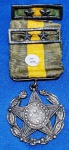 18 - BRASIL - MEDALHA MILITAR - "DOIS DECÊNIOS" -  "PRATA" - MEDALHA E  BARRETA - MÓDULO DE 33 mm - DECRETO No 4.238, DE 15 DE NOVEMBRO DE 1901."Crea uma medalha militar como reconhecimento de bons serviços prestados pelos officiaes e praças do Exercito e Armada."