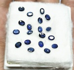 Precioso e raro lote de Belíssimas Safiras, composto por 19 unidades totalizando 4.16 cts , clássica lapidação oval brilhante medindo aprox 4.0 x 3.0 mm cada . Excelente qualidade e clareza IF. oportunidade única para montar uma joia de qualidade . Origem Madagascar, África .