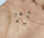 Precioso e raríssimo lote de Morganitas extra, composto por 06 unidades totalizando 1.20 cts , clássica lapidação gota brilhante medindo 4.13 x 4.09 x 2.23 mm cada . Excelente qualidade e clareza VVS . oportunidade única para montar uma joia de qualidade . Origem Brasil.