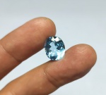 Precioso e Belíssimo Topázio Blue Extra 100% natural de 7.77 cts , Extraordinária qualidade e clareza transparente IF , clássica lapidação oval brilhante medindo 11.4 x 13.5 x 6.9 mm . ótimo investimento para montar uma joia de qualidade . Perfeita . origem Brasil . Gema preciosa devido a suas dimensões .