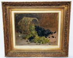 ETORE FEDERIGHI (Muzambinho-SP 1909-1978 São Paulo-SP) - Lindíssima pintura finamente executada em técnica á óleo sobre tela, representando belo cesto de uvas, rico trabalho. Assinado no C.I.E. medindo 30 x 40. Enquadrada em belíssima moldura de época em madeira nobre ricamente trabalhada medindo 48 x 57 cm. Bom estado de conservação. NOTA SOBRE O ARTISTA: Ettore Federighi(Muzambinho,24 de agostode1909São Paulo,3 de dezembrode1978) foi umpintorbrasileiro.carecede fontesFilho de Menotti Federighi e Virginia Forsato, viveu por muito tempo em Minas Gerais.1Federighi sempre teve a preocupação de retratar sua cidade no interior de Minas Gerais, onde, ainda quando criança, criou sua primeira obra. Nela foi retratada uma paisagem exuberante, do alpendre de uma casa qualquer, pertencente à sua cidade. Desse modo, o pequeno pintor frequentemente retornava ao local do avistamento para refrescar sua memória e, assim, conseguir finalizar sua primeira arte. Após o término desta, Ettore Federighi se preocupa com a moldura, pintando-a com cordão e pregos, para que fosse passado o efeito pretendido pelo pintor. Efeito esse que consistia na impressão de que a obra estivesse inclinada, para qualquer um que a visse.1Adquirindo gosto pela arte, passa a decorar diversos cômodos e paredes de sua casa, aperfeiçoando suas habilidades conforme o tempo.1Porém, foi apenas após realizar uma pintura retratando o rosto do menino Jesus que recebeu seu primeiro reconhecimento, sendo chamado para trabalhar em um circo, na cidade em que morava. Com o decorrer do tempo foi convidado, por esse mesmo circo, a fazer uma viagem à Europa, mas que recusou por motivos ainda desconhecidos.1Sobre seu estilo, é possível dizer que prezava muito pelas proporções, apreciando técnicas de quadricular o papel e estabelecendo simetrias, como que se estivesse ampliando uma fotografia. Esse conjunto de características foi o que o destacou dos demais artistas, trazendo originalidade e diferença à sua obra. Dentre seus gostos, apreciava retratar prédios, placas, painéis, letreiros, sendo assim convidado para decorar a Igreja de Paraisópolis em Minas Gerais, quando tinha apenas 15 anos de idade.1Dentre suas habilidades não diretamente relacionadas com a pintura, tocava violão, piano, flauta, gaita, clarineta, entre outros, apenas de ouvido. Também era próximo do ofício de plasmar máscaras em barro e gesso, as quais pintava e vendia no carnaval, como forma de expressar seu talento eclético.1Como se não bastasse, ainda lecionou pintura por fiversos anos na capital de São Paulo, onde deixou inúmeros alunos da alta sociedade paulista.