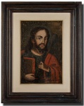 ESCOLA ITALIANA - SÉC XIX - Preciosa e clássica pintura finamente executada em técnica de óleo sobre tela representando santo da igreja católica, rica em colorações. Mede 23 x 33 cm. Enquadrada em antiga moldura de madeira trabalhada medindo 43 x 53 cm.
