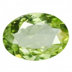 Preciosa e raríssima Sillimanita extra de excelente qualidade e clareza transparente IF , clássica lapidação oval brilhante , pesando 4.24 cts medindo 11.95 x 9.79 x 5.06 mm . ótimo investimento para montar uma joia de qualidade . origem Tanzânia, África.