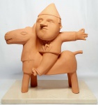 INOS CORRADIN com certificado - '' CAVALINHO DE PAU '' - Raríssima e belíssima Grande escultura em terracota patinada de excelente qualidade escultórica, base em mármore espanhol Crema Marfil. Assinado Inos, em perfeito estado de conservação. Mede 43 cm de altura x 38 cm de comprimento x 20 cm de largura da base. Acompanha certificado de autenticidade emitido pelo artista autenticado em cartório. Artista premiado e catalogado. NOTA SOBRE O ARTISTA: 1929 Nasce em 14 de novembro, em Vogogna, Piemonti, Itália. Com alguns meses seus pais transferem-se para Montreaux, Suíça Francesa, onde permanece até os 5 anos de idade. Depois, volta para a Itália, em Castelbado, Província de Padova, terra de seus pais, onde passa a infância e juventude. 1945Estuda pintura com o professor Tardivello. 1947Colabora com o pintor Pendini na execução de um mural alusivo aos mártires da resistência italiana, em Castelbaldo, Padova Itália. 1950Chega ao Brasil, estabelecendo-se em Jundiaí, São Paulo. 1951Conhece o pintor argentino Osvaldo Navarro que dirige o Atelier Cooperativa Politone na Vila Mariana, São Paulo. É convidado a fazer parte do núcleo artístico do qual participam, entre outros, os pintores: Ian Woronieki e Geraldo Trindade Leal e mais cinco pintores. 1952Convidado a participar do II Salão Paulista de arte moderna de São Paulo. 1953Chega a Salvador da Bahia com o pintor Trindade Leal. Conhece o grupo artístico baiano da época: Mário Cravo Júnior, Rubens Valentin, Aguinaldo dos Santos, Caribè, Raimundo de Oliveira, Pancetti, Jenner Augusto, Wilson Rocha e Mirabeau Sampaio, o crítico Wilson Rocha e o cantor e compositor Dorival Caymmi. 1954Convidado a participar do Salão Nacional de Arte Moderna do Rio de Janeiro.Osvaldo Gil Navarro o convida a participar da equipe de cenógrafos do Ballet do IV Centenário de São Paulo. Executa cenários para ballet e peças teatrais para Rugero Giacobbi e Aldo Cravo.1955Continua ativo como cenógrafo. 1957Começa uma nova fase de sua vida. Chega a Ibiúna, São Paulo, onde pinta e trabalha com os madeireiros que na época tinham na madeira sua principal fonte de economia, de onde extraia madeira para sua pequena fábrica de brinquedos. Nesta cidade, conhece o seu primeiro e mais importante marchand: Américo Reisfeld, que após cessar suas atividades é sucedido por seu genro, o Sr. Josef Bar-Tzion, que o representa em diversas exposições internacionais. 1960Casa-se com Maria Helena Rolin Carmelo com a qual teve três filhos. 1976É representado pela Sra. Carla Surian Albori com exclusividade européia. 1977Faz sua primeira exposição individual na Galeria de Arte André São Paulo, hoje denominada Nova André Galeria, onde trabalhou com exclusividade para André Blau, desde o começo da década de 60. 1979Contratado para pintar um cenário 8 x 11m para o teatro de Rovigo Itália 1990A Prefeitura de Jundiaí adquire 5 obras, com motivos religiosos, que estão expostos no Velório Municipal Adamastor Fernandes. 1993A Prefeitura Municipal de Jundiaí lhe presta uma homenagem pelos seus 40 Anos de Pintura, organizando uma exposição retrospectiva no Paço Municipal Nova Jundiaí, com obras emprestadas por inúmeros colecionadores. 1997Lança o livro La Visione Incantata na Nova André Galeria, em S.Paulo, com uma exposição. (livro lançado simultaneamente no Brasil e na Europa), lançado por Edas Edizioni DArte Surian. 2001Lança seu livro Venticinque Anni di mostre in Europa, lançado por Edas Edizioni DArte Surian. 2002A Companhia Italiana Costa Navegações lança ao mar o navio Costa Atlântica em Veneza e o contrata para decorar suas cabines com 800 serigrafias e 42 óleos sobre tela.Passa a fazer parte dos anais da Câmara Federal com discurso feito pelo Deputado Federal André Benassi ressaltando sua importância na pintura no Brasil e exterior. 2004Comemora 50 anos de pintura com uma super exposição no Hotel Intercontinental, na Al.Santos em S.Paulo, onde lançou seu livro 50 Anos de Pintura, editado por Auderi Martins. 2005É solicitado pela Prefeitura Municipal de Jundiaí, através do Prefeito Ary Fossen para criar um selo comemorativo dos 350 anos da cidade. Este selo também foi lançado pela Empresa Brasileira de Correios e Telégrafos. 2006É homenageado pela Associação Terapêutica de Estimulação Auditiva e Linguagem - ATEAL, juntamente com a Prefeitura Municipal de Jundiaí, em função de sua benemerência com as crianças assistidas dessa ONG, que inclusive reproduziram de forma singular algumas de suas obras. 2007Pinta o óleo sobre tela Tributo à Serra do Japi (l,80 x 9,00m), cuja réplica transformada num painel de 9,00 e 4,5 metros, encontra-se em exposição permanente na Rodoviária de Jundiaí, a convite do Prefeito Ary Fossen. 2008Lançamento do documentário INOS que traça um panorama de sua vida artística nos seus 56 anos de carreira, bem como curiosidades de sua vida pessoal. 2009Ano em que Inos completa 80 anos. As comemorações começaram em maio, na Itália, onde ele foi homenageado pela Prefeitura de Padova, através do Prefeito Flavio Zanonato, com uma exposição num Palácio Medieval do século XVI, na Salla della Gran Guardia na Piazza dei Signori.Em setembro, Inos fecha as comemorações com uma grande exposição na Nova André Galeria, onde trabalhou com exclusividade por 30 anos. Inos retorna à sua velha casa, depois de percorrer um longo caminho com mais de 200 exposições internacionais.Ainda em 2009,lança a 2ª edição do livro 50 Anos de Pintura com uma noite de autógrafos na Livraria da Vila, Al.Lorena em S.Paulo; 2010A Prefeitura de Jundiaí, por iniciativa do prefeito, Sr. Miguel Haddad, presta-lhe uma homenagem pelos seus 80 anos com uma exposição de esculturas e fotos de sua carreira ao lado de familiares e celebridades do mundo das artes, da música e da política nacional e internacional. O momento mais emocionante da homenagem foi o espetáculo musical, organizado por sua assessora Sandra Carnio, chamado Um concerto para Inos com músicas que retrataram momentos marcantes da vida do pintor, tendo à frente a cantora Clarina Fasanaro e músicos convidados.A convite do artista Ivald Granato passa a integrar o Grupo dos Onze (G11). O referido grupo é composto de renomados artistas da atualidade, dentre eles Cláudio Tozzi, Mario Gruber, Peticov, entre outros.A escultura O Saxofonista é escolhida para premiar sessenta grandes nomes da indústria musical brasileira no evento Expo Show Business, promovido por Tom Gomes. Dentre os premiados, Dody Serena, empresário do cantor Roberto Carlos, Guto Graça Mello, produtor musical da TV Globo, Marcelo Castello Branco, presidente da gravadora EMI e José Celso Guida, diretor geral da gravadora Biscoito Fino. 2011É homenageado com a exposição Gabinete de Arte Inos Corradin na Câmara Federal Brasília - DF , por ocasião do Momento Itália/Brasil. Inos que chegou ao Brasil na década de 50 é um símbolo da ligação e amizade entre brasileiros e italianos. 2013É homenageado na cidade de Padova - Itália, com o prêmio "Città di Padova 2013" pela sua trajetória artística.