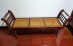 ELEGANTE MARQUESA FINAMENTE EXECUTADA EM MADEIRA NOBRE, ADORNADA POR RICO ENTALHE E ACABAMENTO TORNEADO. ASSENTO COM PALHINHA NATURAL PRESERVADA. BRASIL INICO DO SÉCULO XX. EXCELENTE ESTADO DE CONSERVAÇÃO. MEDE 70 x 160 x 45 cm.