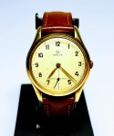 RARO RELÓGIO OMEGA - CLÁSSICO MODELO 2503 VINTAGE - BELÍSSIMA CAIXA DE 35 MM EM METAL ESPESSURADO A OURO - PULSEIRA NOVA EM COURO 16 MM - FUNÇÕES : HORAS - MINUTOS - SEGUNDOS - CALENDÁRIO - MOVIMENTO SWISS AUTOMÁTICO DE PRECISÃO - RESISTENTE A ÁGUA  . REVISADO, FUNCIONANDO EM EXCELENTE ESTADO . MODELO VINTAGE MEADOS DE 1960.