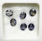 Precioso e raro lote de Belíssimas Safiras Iolita Extra , composto por 06 unidades totalizando 6.40 cts , clássica lapidação oval brilhante medindo aprox  8.0 x 6.0 mm cada . Excelente qualidade e clareza transparente . oportunidade única para montar uma joia de qualidade . Origem Brasil .