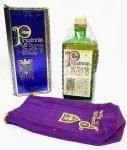 Clássico whisky escocês Pinwinnie, garrafa de 750ml, garrafa lacrada e sem evaporação, acondicionado em bag e caixa antiga original medindo 26 x 12,5 x 9 cm. Perfeito estado de conservação.
