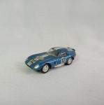 Shelby Cobra Daytona Coupe - Carro de coleção em miniatura diecast fabricado pela Johnny Lightning na escala 1/64 - Pneus em borracha / As Rodas Giram livremente.