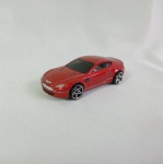 Aston Martin V8 Vantage - Hot Wheels - Carro de coleção em miniatura na escala 1/64 - Fabricado em diecast com partes em plástico injetado. As rodas giram livremente