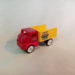 Caminhão Utility Hauler - Tonka Toys - Fabricado pela Maisto - As rodas giram livremente. Mede 7cm de comprimento