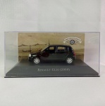 Renault Clio 2000 - Carro miniatura escala 1/43 da coleção carros inesquecíveis do Brasil. Caixa e base originais. Carro de coleção em metal com partes em plástico injetado