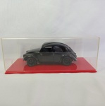 Fusca Protótipo V 30, 1/18,  "scratch" (feito à mão), em resina e metal, caixa expositora em acrílico