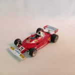 Ferrari 312 T2 Gp do Canada Gilles Villeneuve 1977 # 21 - Carro de coleçao em miniatura diecast na escala 1/43 - Fabricado pela Hot Wheels. As rodas giram livremente e os pneus são em borracha.