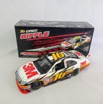 Estupendo Ford Fusion Nascar 2014 do piloto Greg Biffle - Extremamente detalhada fabricada pela Action. Abre capô e mala. As rodas giram livremente e os pneus são em borracha. Patrocinio master 3M. Caixa original. Escala 1/24