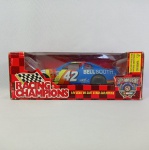 Lindo Chevy Monte Carlo Nascar 1995 do piloto Joe Nemecheck - Fabricada pela Racing Champions. As rodas giram livremente e os pneus são em borracha. # 42 Patrocínio master Bellsouth. Escala 1/24