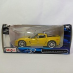 2009 Chevrolet Corvette Z06 GT1 Commemorative Edition - Carro de coleção em miniatura diecast na escala 1/24. Fabricado pela Maisto. As rodas giram livremente e os pneus são em borracha. Embalagem original.
