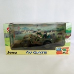 Estupenda miniatura Do Jeep do Beetle Bailey ou Recruta Zero com o Sargento Tainha e o cachorro Otto. Carro em miniatura diecast Escala 1/18 (medidas aproximadas 19,5cm x 8,5cm). Fabricado pela Gate. As rodas giram livremente