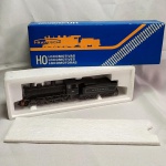 FERROMODELISMO - LOCOMOTIVA FRATESCHI modelo 3010 na caixa original. Não testada por não termos o transformador adequado. Necessita prender a locomotiva no Vagão de Carvão.