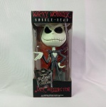 Lindo Boneco ou action figure Jack Skellington do filme O estranho mundo de Jack - A embalagem original mede 20cm de altura. Fabricado pela Funko.